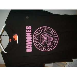  Ramones Logo girls tee [XL]: Everything Else