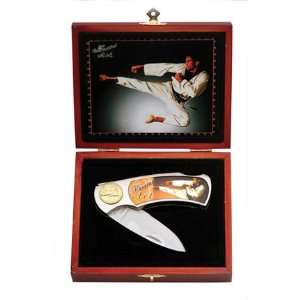  Martial Arts Flying Kick Boxed Gift Knife Sports 