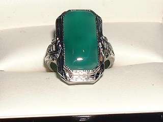ANTIQUE 18K WHITE GOLD GREEN ONYX CABOCHON RING  
