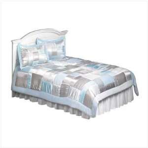  Wintery Comforter Set   Queen