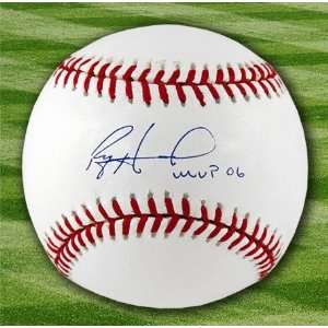 RYAN HOWARD Official Major League SIGNED Baseball:  Sports 