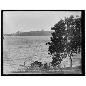  Madison,Wis.,view from Picnic Point,Lake Mendota