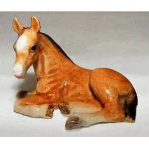  Northern Rose Bay Foal Horse Figurine: Home & Kitchen