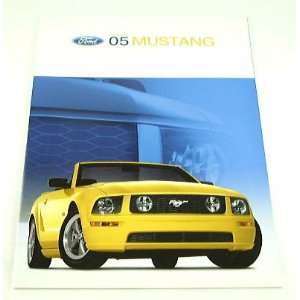  2005 05 Ford MUSTANG BROCHURE V6 GT Deluxe Premium 