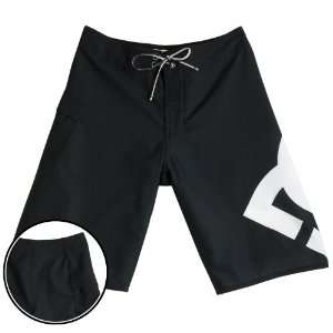  DC Lanai Ess 4 Boardshorts Black 28  Kids Sports 