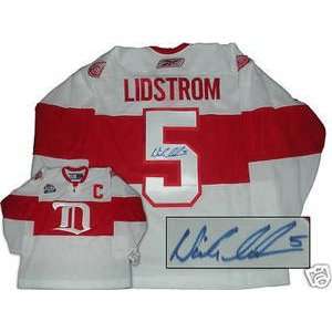  Nicklas Lidstrom Signed Red Wings Winter Classic Jersey 