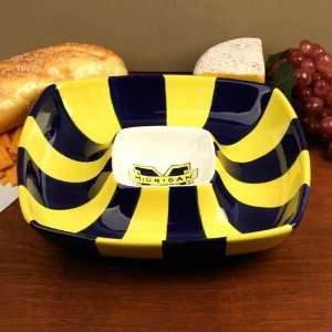   Michigan Wolverines 2 In 1 Square Chips & Dip Bowl