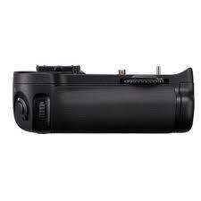Nikon Genuine MB D11 Battery Pack Grip For Nikon D7000  
