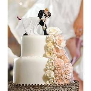  Romantic Wedding Cake Topper   A Romantic Dip