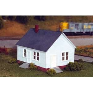   Rix Products HO Scale Maxwell Ave. One Story House Kit Toys & Games
