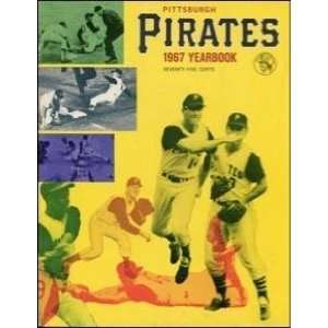   Pirates Yearbook   MLB Programs and Yearbooks: Sports & Outdoors