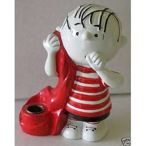  Vintage Peanuts Linus Collectible Figurine/Candle Holder 