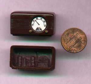 Miniature Dollhouse Cast Metal 1940s Radio  