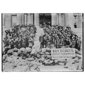  Photo Gov. Jonathan Davis and Boy Scouts 1900