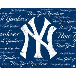  New York Yankees   Cap Logo Blast skin for DSi Video 